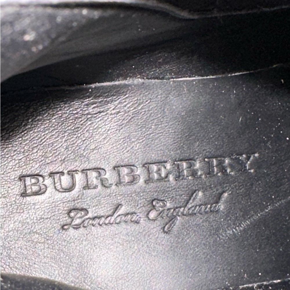 Burberry black brogue Chelsea bootie. Size 37 Elastic sides easy pull on. - Picture 6 of 6